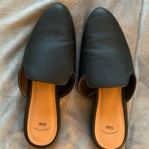 black mules